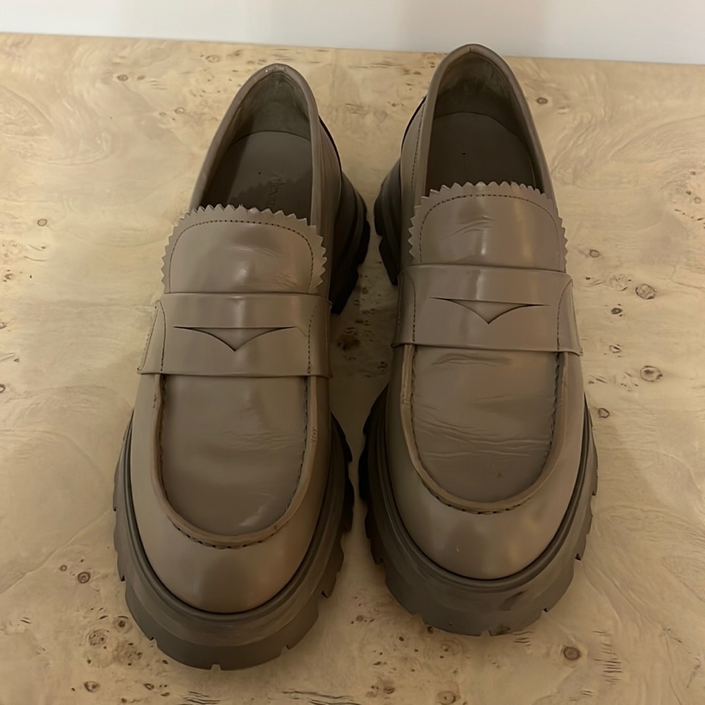 Alexander Mcqueen Loafers worn 1 time!! size 39.5